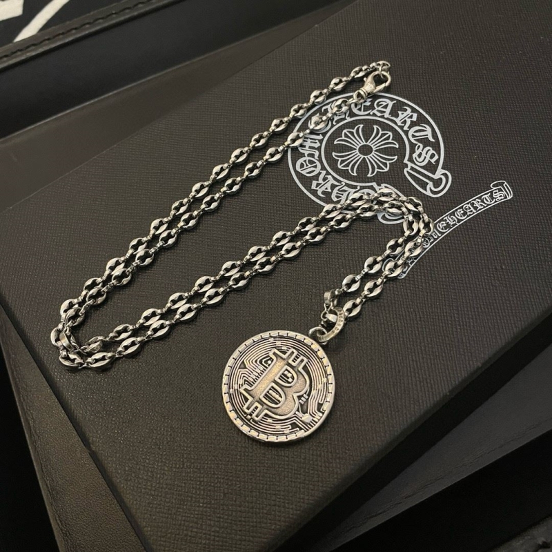 Ch*0me He**ts necklaces